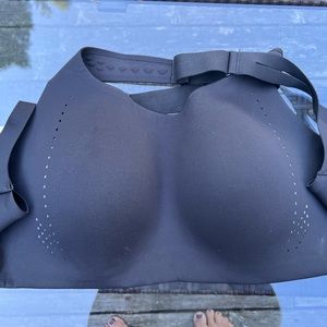 Lululemon NWT AirSupport Bra Black Size 38DD